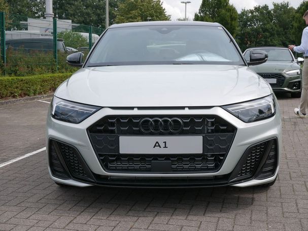 Audi A1 40 TFSI S-line Sportback 152 kW image number 2