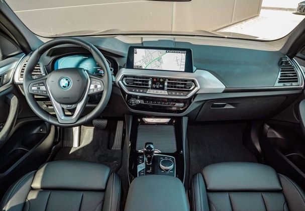 BMW X3 30e xDrive 215 kW image number 4