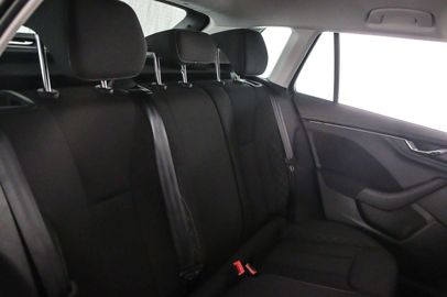 Car image 36