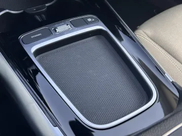 Car image 34