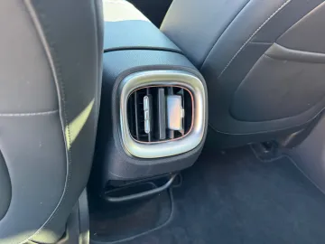 Car image 29
