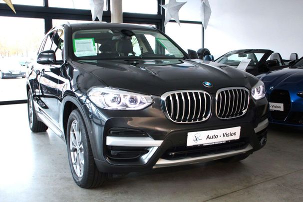 BMW X3 xDrive20i xLine 135 kW image number 3