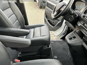 Car image 33