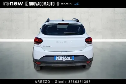 Car image 5