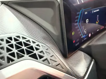 Car image 40
