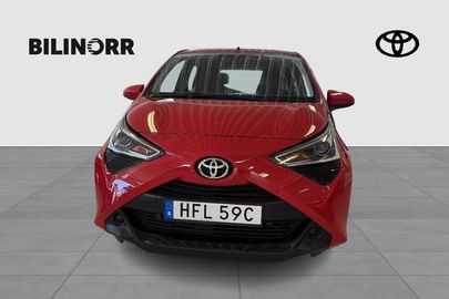 Car image 2