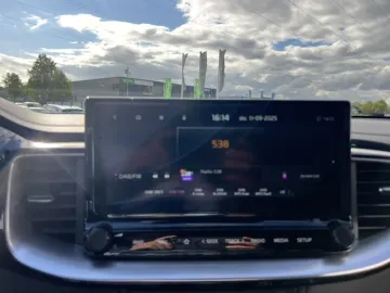 Car image 22