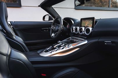 Car image 26