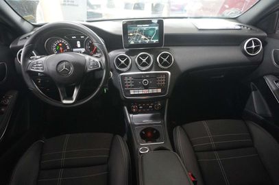 Car image 26