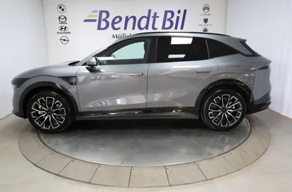 Car image 4