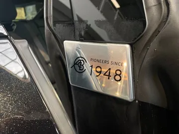 Car image 26