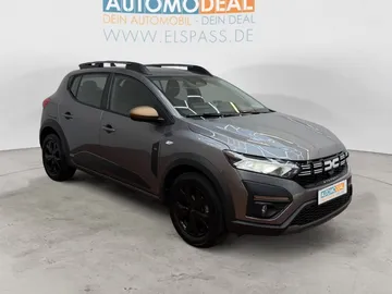 Car image 3