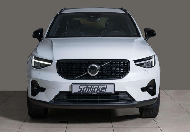 Volvo XC40 B3 Plus Dark 120 kW image number 2