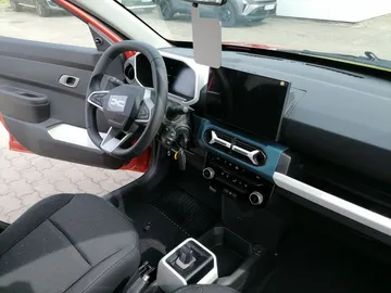 Car image 14