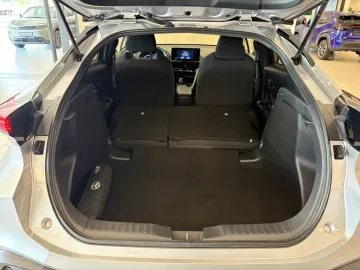 Car image 38