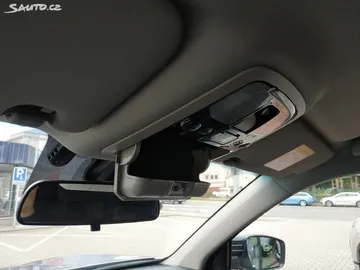 Car image 27
