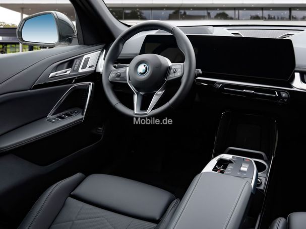 BMW iX1 xDrive30 xLine 230 kW image number 5