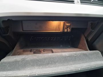 Car image 37