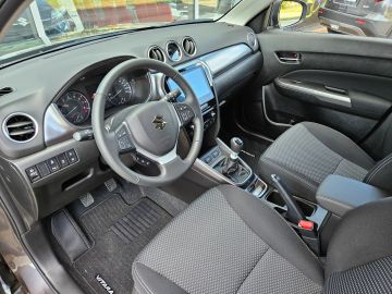 Car image 9