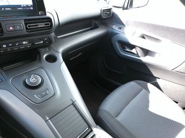 Car image 25