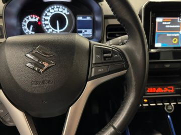 Car image 25