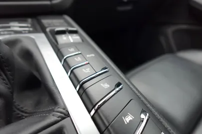 Car image 38
