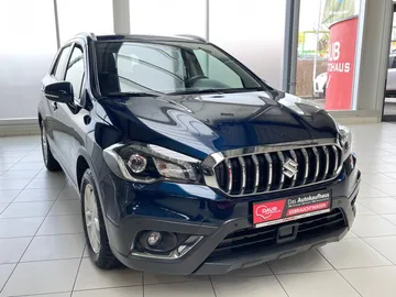 Car image 4