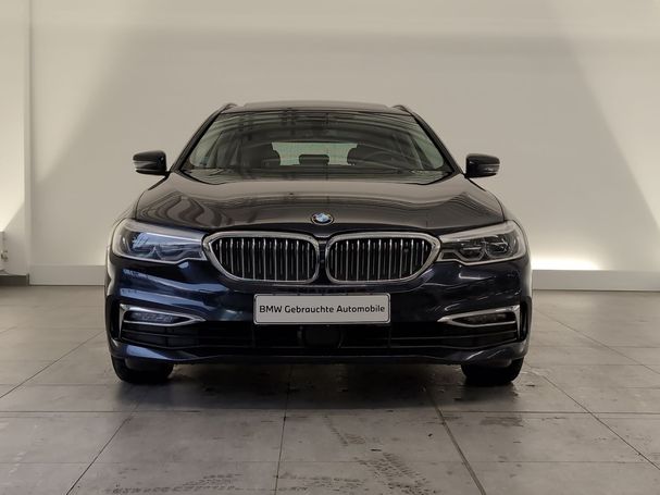 BMW 530d Touring xDrive Luxury Line 195 kW image number 2