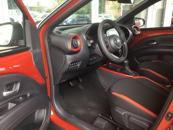 Toyota Aygo X CVT 53 kW image number 6