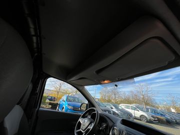 Car image 37