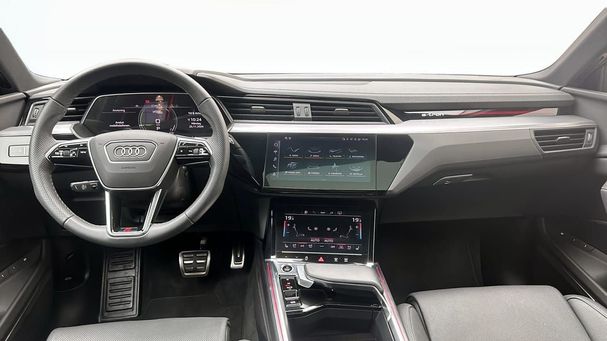 Audi Q8 55 quattro e-tron S-line 304 kW image number 11