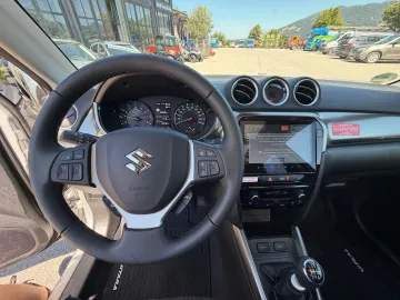 Car image 14