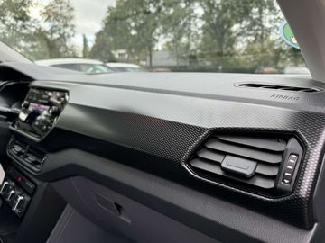 Car image 37