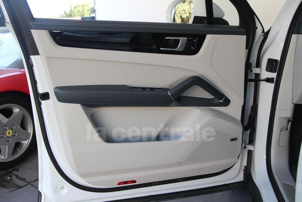 Porsche Cayenne E-Hybrid Tiptronic 340 kW image number 25