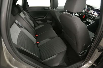 Car image 30