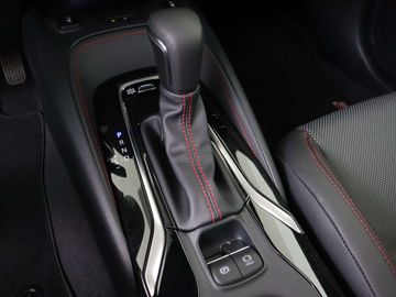 Car image 13