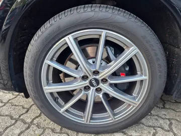 Car image 27