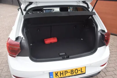 Car image 31