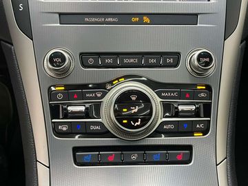 Car image 26