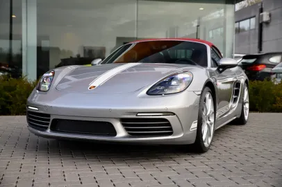 Car image 2