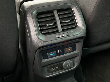 Car image 36