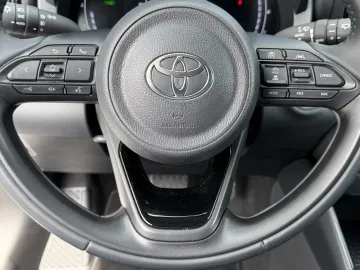 Car image 36