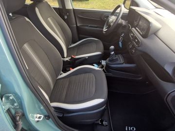 Car image 11