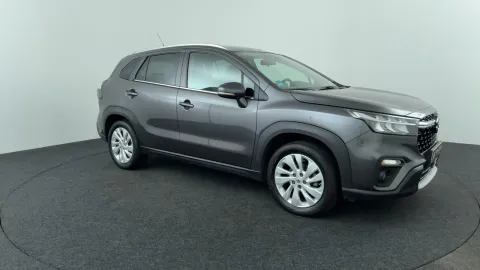Car image 3
