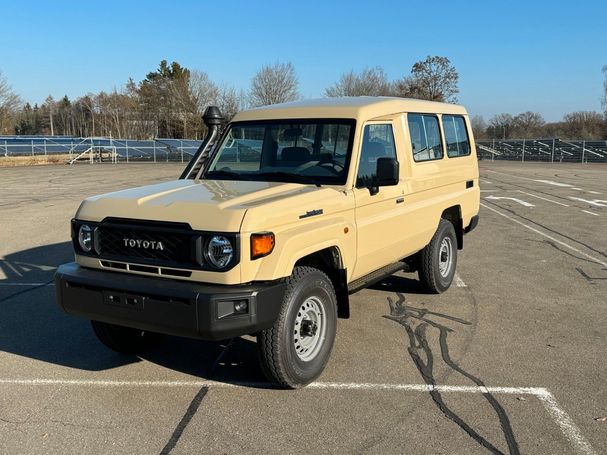 Toyota Land Cruiser 168 kW image number 1