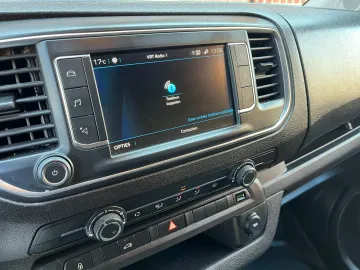 Car image 32