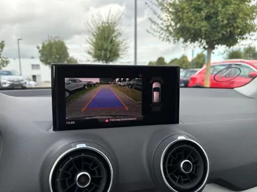 Car image 32