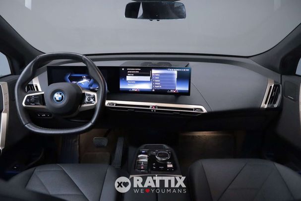 BMW iX xDrive40 240 kW image number 11