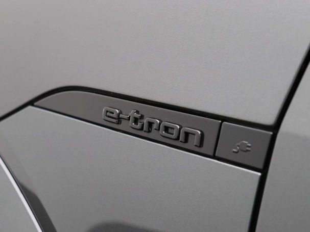 Audi SQ8 quattro e-tron S-line 370 kW image number 9