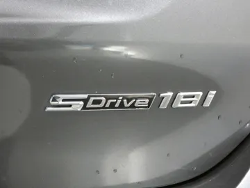Car image 32